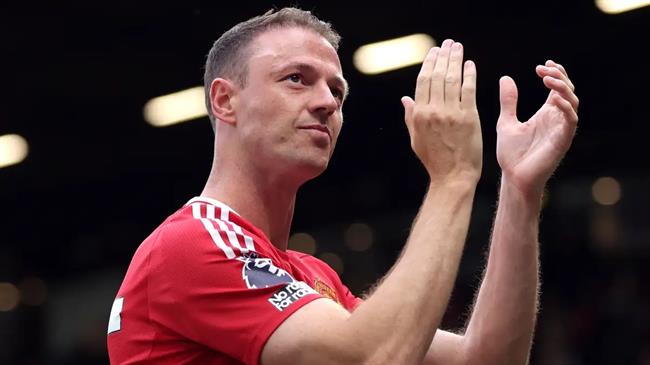 Sự nghiệp thi đấu của Jonny Evans